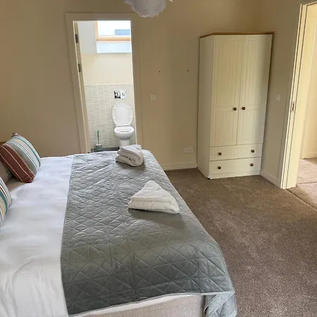 Large Four Bedroom Town Centre House Casa de Férias Killarney